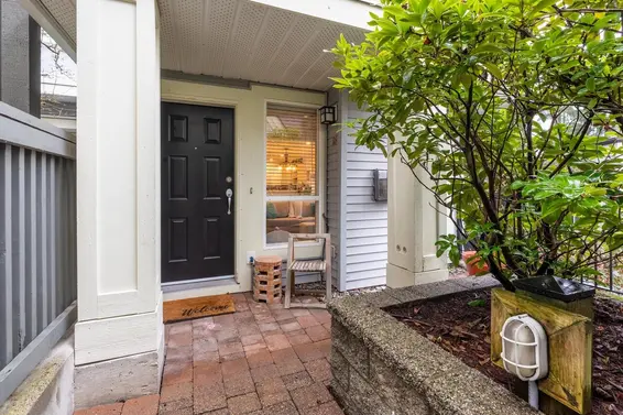 18 1073 Lynn Valley Road, North Vancouver