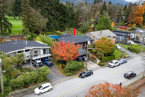 4054 Dollar Road, North Vancouver For Sale - image 3