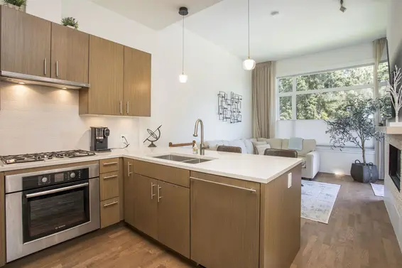 300 2432 Haywood Avenue, West Vancouver