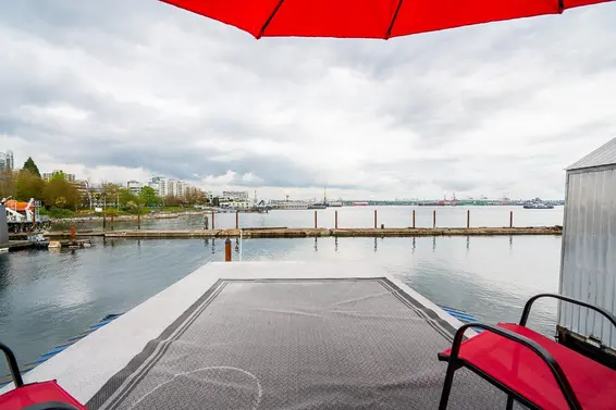A24 415 Esplanade, North Vancouver