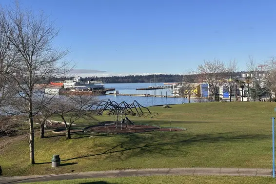 1306 33 Chesterfield Place, North Vancouver