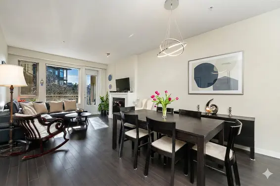 311 159 West 22nd Street, North Vancouver