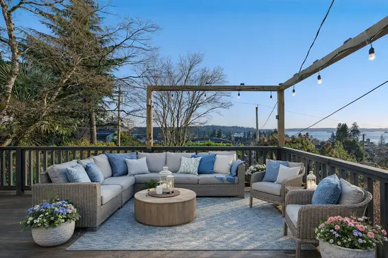 1073 Clyde Avenue, West Vancouver