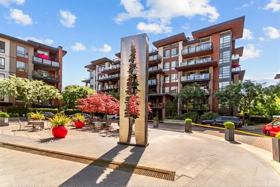 404 719 West 3rd Street, North Vancouver