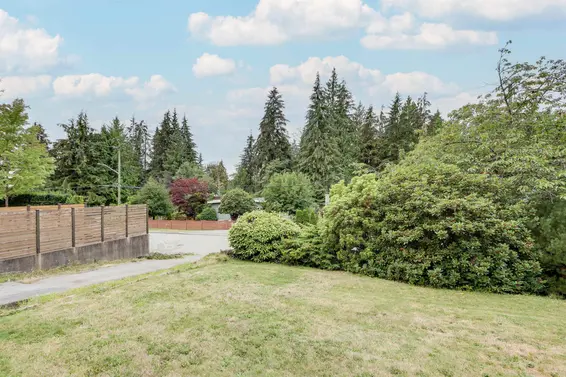 5038 Shirley Avenue, North Vancouver For Sale - image 2