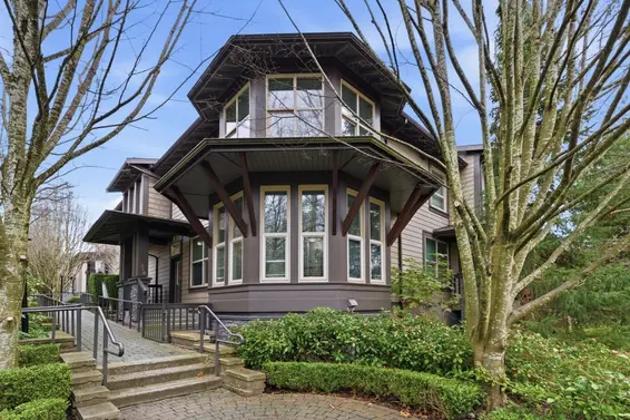 310 East 14th Street, North Vancouver