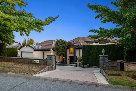 1526 Chippendale Court, West Vancouver
