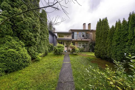 1671 Garden Avenue, North Vancouver