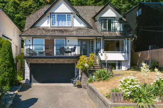 1919 Cliffwood Road, North Vancouver