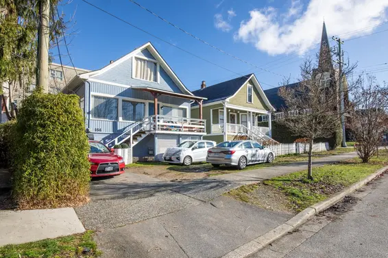 164 East 10th Street, North Vancouver