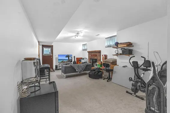 5628 Sumac Place, North Vancouver For Sale - image 6