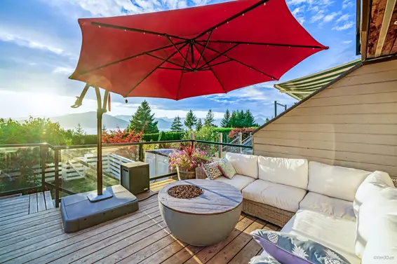 430 Crosscreek Road, Lions Bay