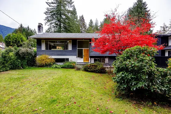 4578 Capilano Road, North Vancouver