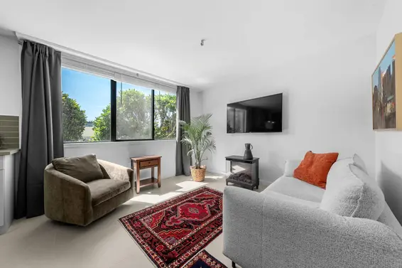 101A 460 14th Street, West Vancouver