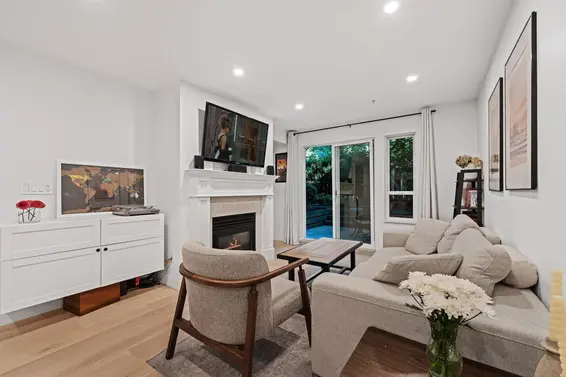 118 365 East 1st Street, North Vancouver
