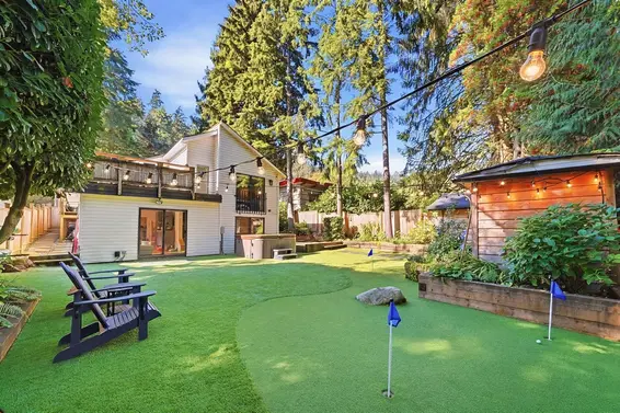 1720 Deep Cove Road, North Vancouver
