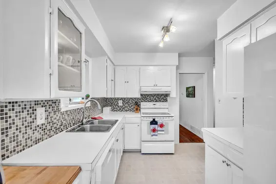 3296 Institute Road, North Vancouver