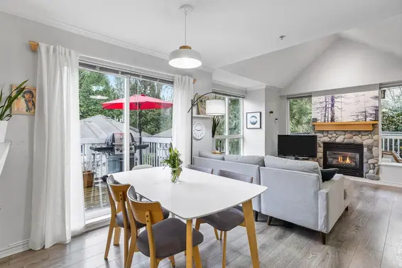 12 1071 Lynn Valley Road, North Vancouver