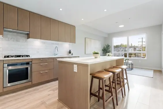 312 110 East 17th Street, North Vancouver