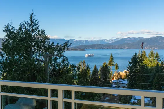 8549 Seascape Court, West Vancouver For Sale - image 2