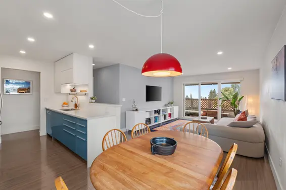 104 105 West Kings Road, North Vancouver