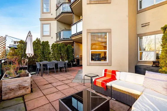 202 131 West 3rd Street, North Vancouver