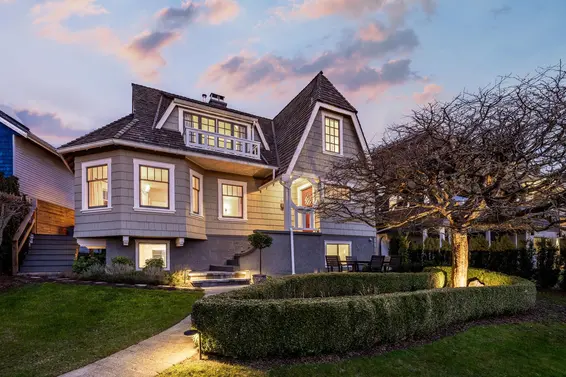 402 Brand Street, North Vancouver