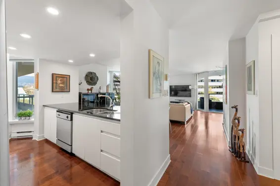 302 168 Chadwick Court, North Vancouver