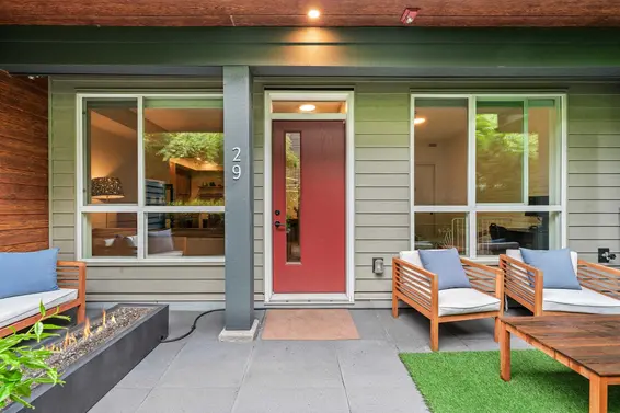 29 533 East 3rd Street, North Vancouver