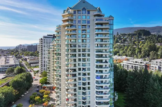 7A 338 Taylor Way, West Vancouver