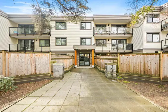 301 327 West 2nd Street, North Vancouver For Sale - image 2