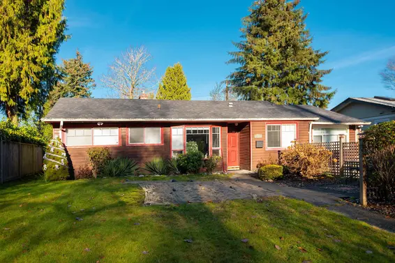 1140 Maplewood Crescent, North Vancouver