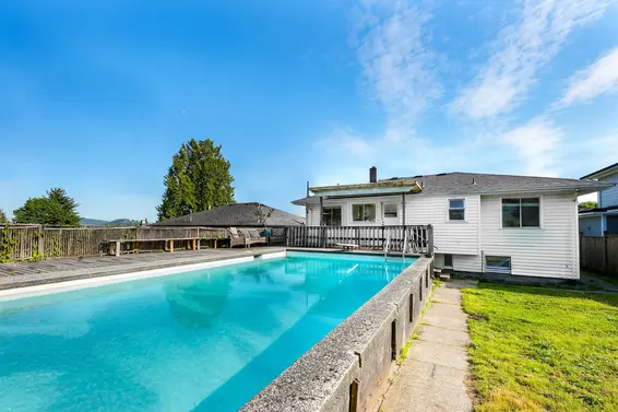 822 East 4th Street, North Vancouver