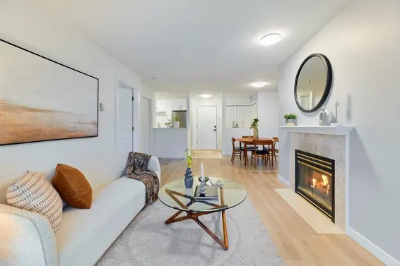 313 855 West 16th Street, North Vancouver