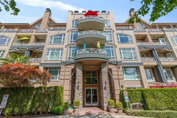 304 3600 Windcrest Drive, North Vancouver