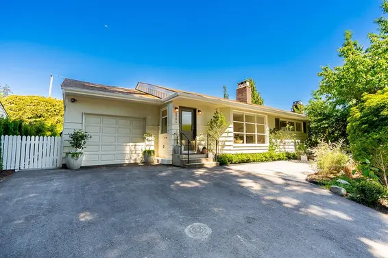 2784 Crescentview Drive, North Vancouver