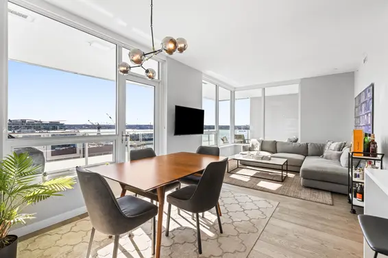 1210 118 Carrie Cates Court, North Vancouver