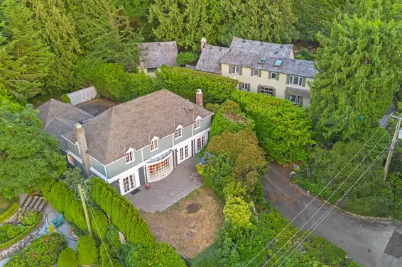 5384 Kew Cliff Road, West Vancouver
