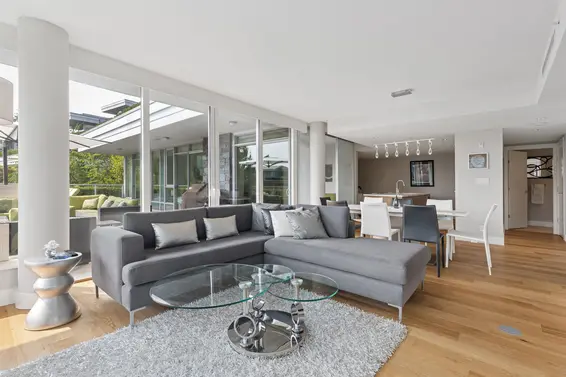 201 908 Keith Road, West Vancouver