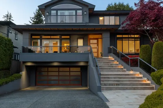 2257 Fulton Avenue, West Vancouver