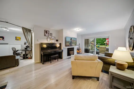 305 1050 Bowron Court, North Vancouver