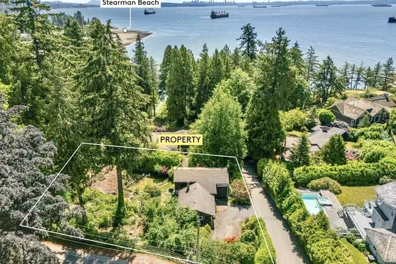 4704 Dogwood Lane, West Vancouver