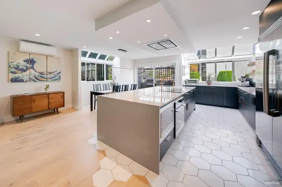 2022 Chesterfield Avenue, North Vancouver