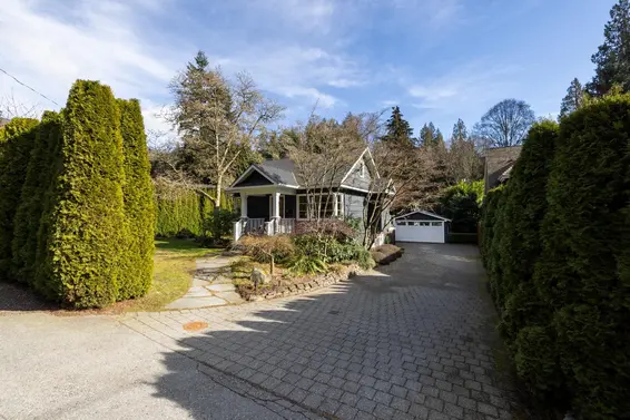 5648 Eagle Harbour Road, West Vancouver