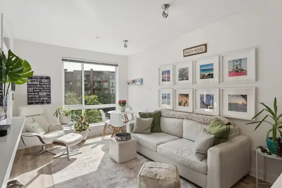 312 733 West 3rd Street, North Vancouver