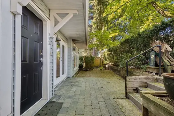 993 Lynn Valley Road, North Vancouver