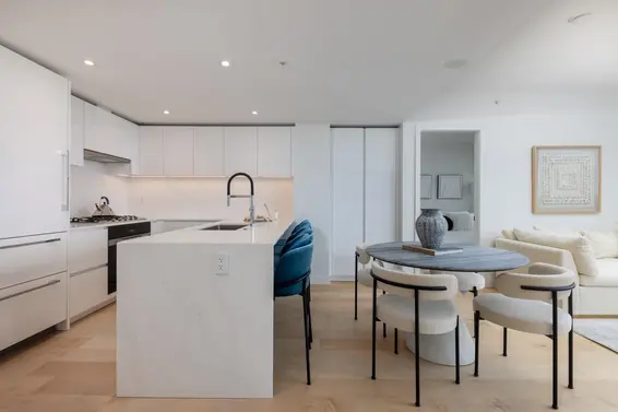 901 135 East 13th Street, North Vancouver