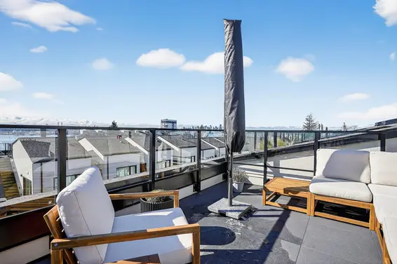 225 650 East 2nd Street, North Vancouver