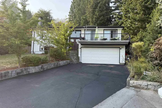 4577 Meadowbank Close, North Vancouver