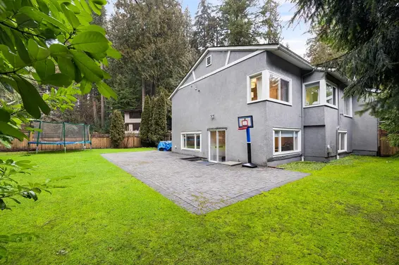 4233 Capilano Road, North Vancouver